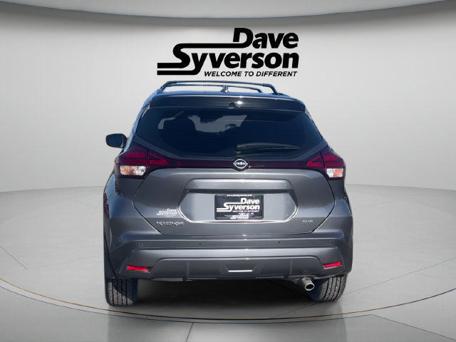 Used 2023 Nissan Kicks SR w/ SR Premium Package FWD image 4