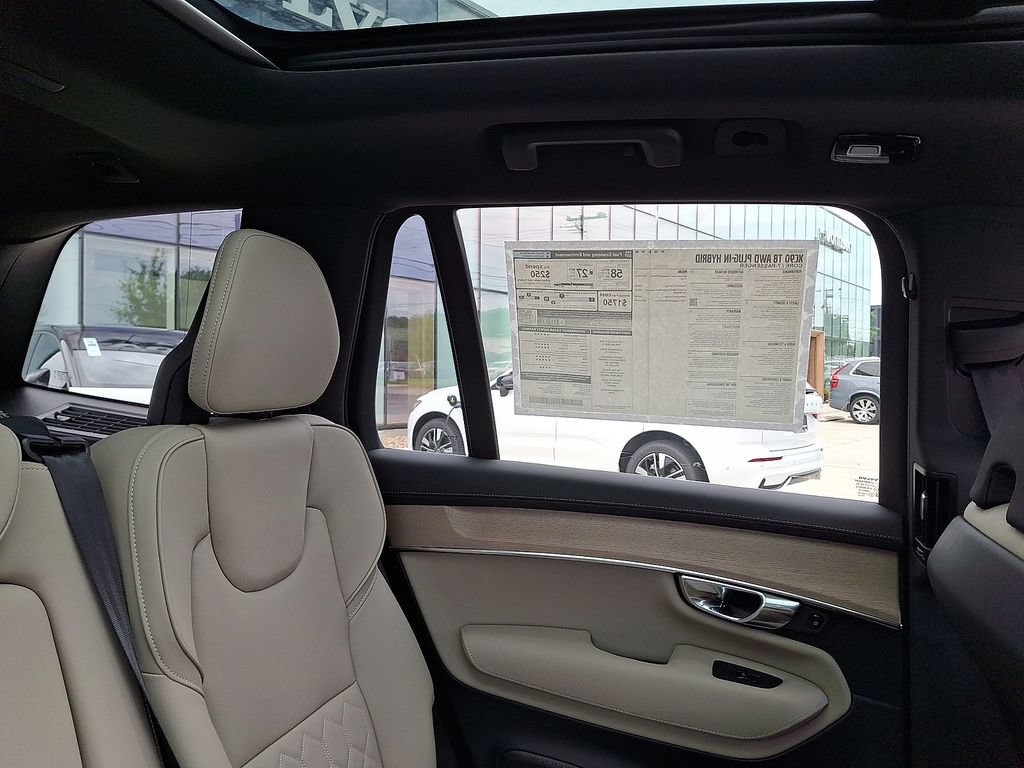 New 2026 Volvo XC90 T8 Core w/ Protection Package Premier AWD/4WD image 14