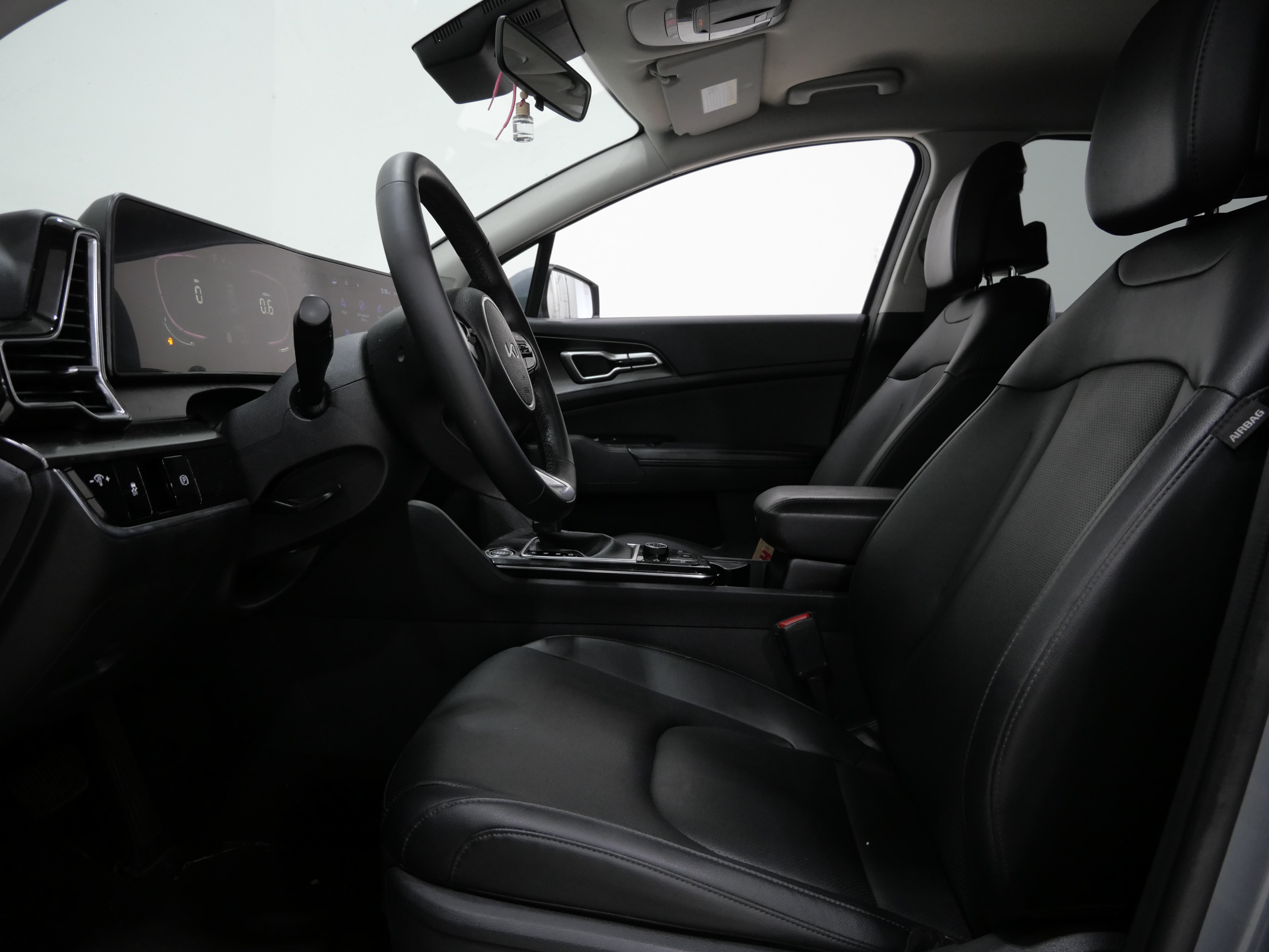 Used 2024 Kia Sportage EX AWD/4WD image 12