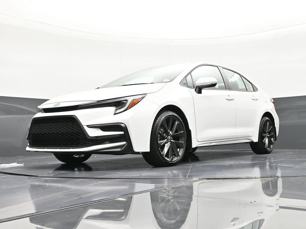 Used 2025 Toyota Corolla SE image 20