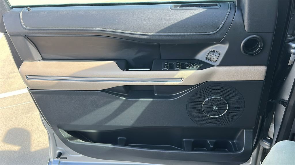 Used 2024 Ford Expedition Max Limited image 21