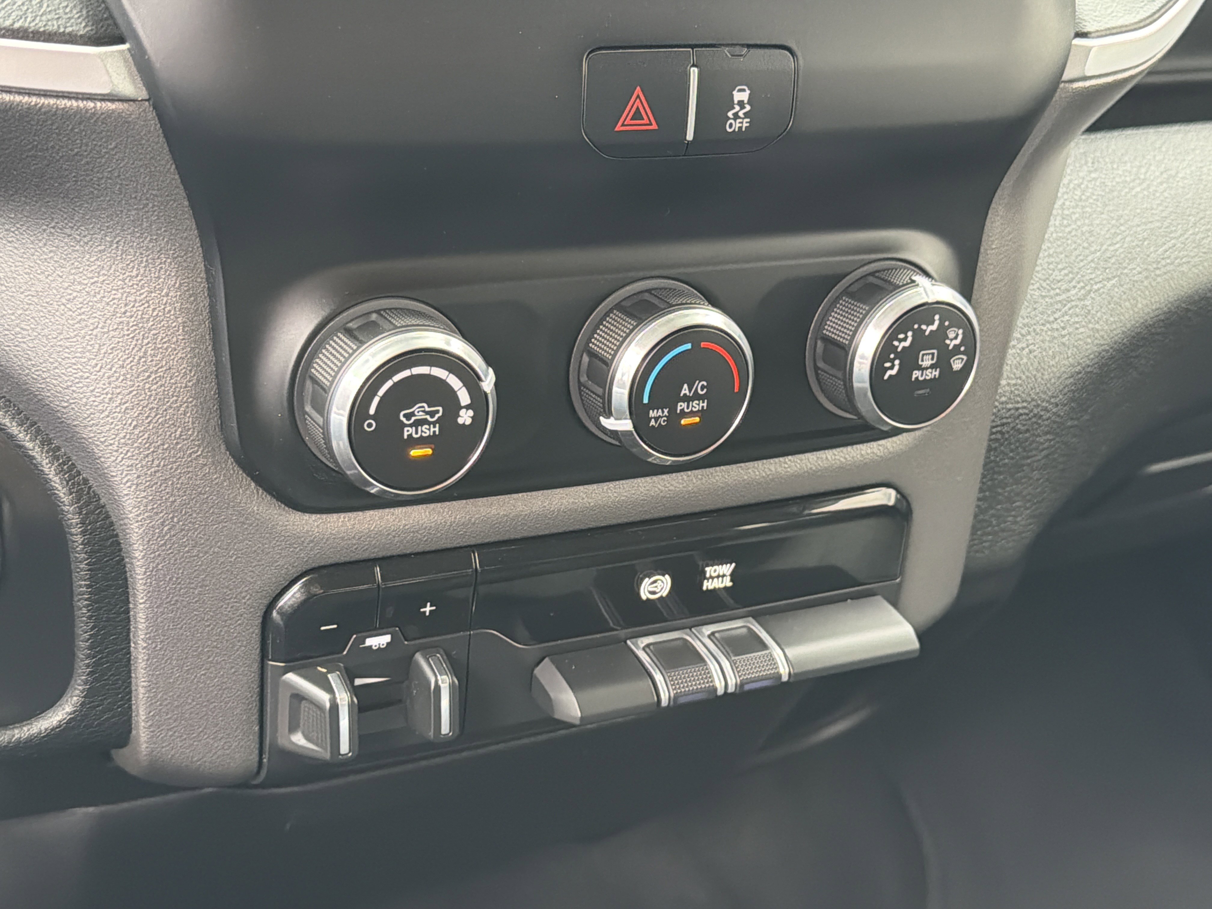 Used 2020 RAM 2500 Big Horn AWD/4WD image 24