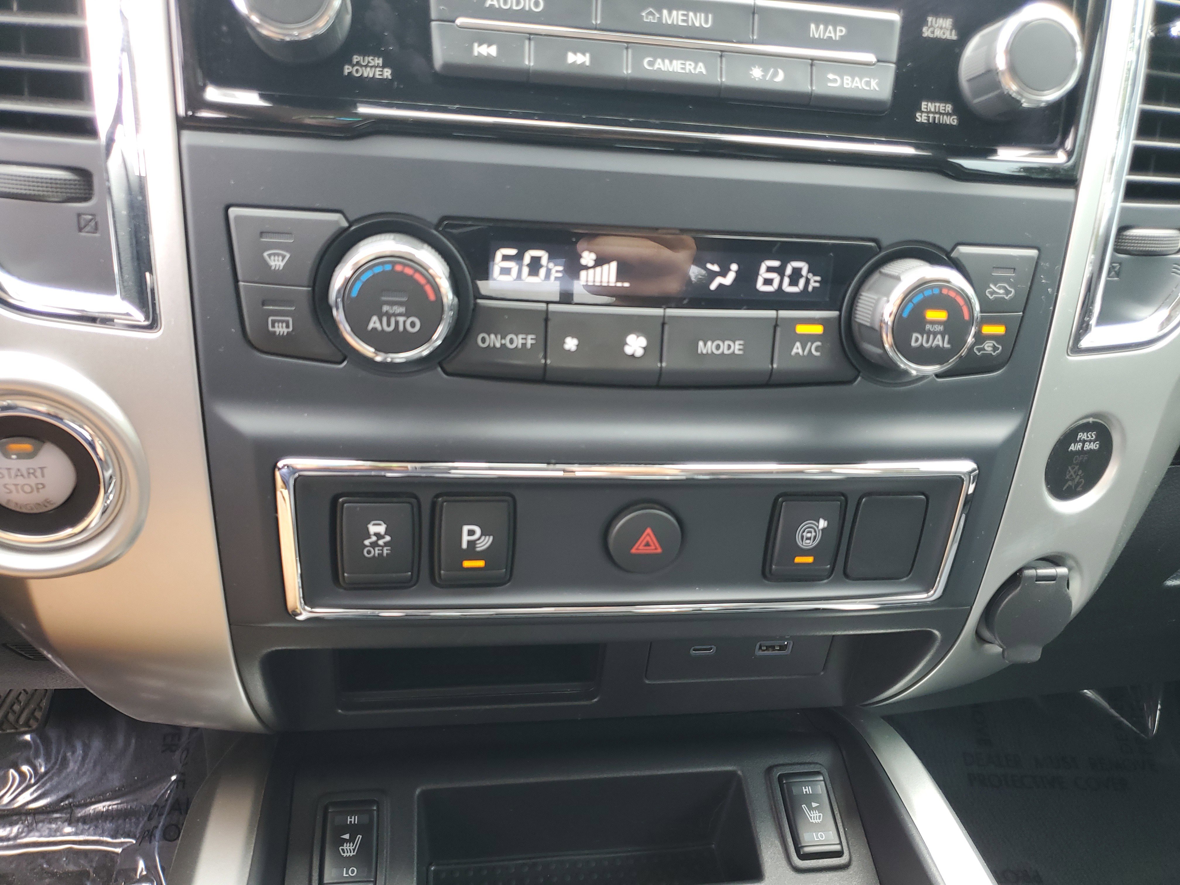 Used 2021 Nissan Titan SV w/ SV Convenience Package RWD image 24