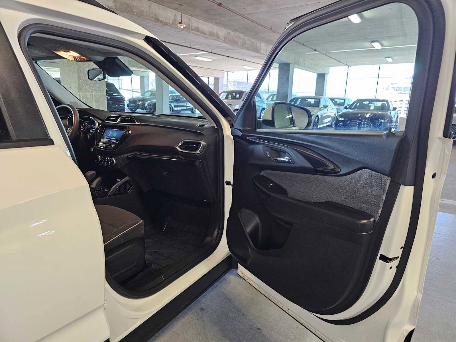 Used 2022 Chevrolet TrailBlazer LT w/ Convenience Package image 33