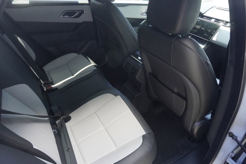 New 2026 Land Rover Range Rover Velar Dynamic SE image 26