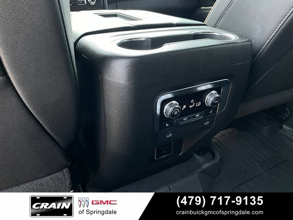 Used 2024 GMC Yukon AT4 w/ Technology Package AWD/4WD image 27