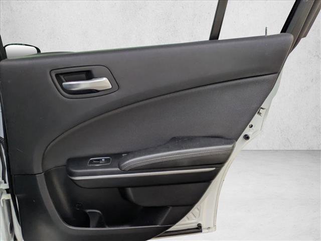 Used 2018 Dodge Charger SXT image 29