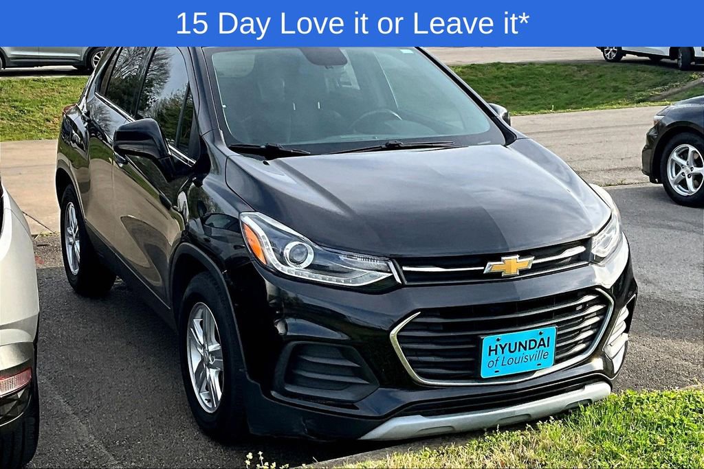 Used 2020 Chevrolet Trax LT w/ Sun & Sound Package image 1