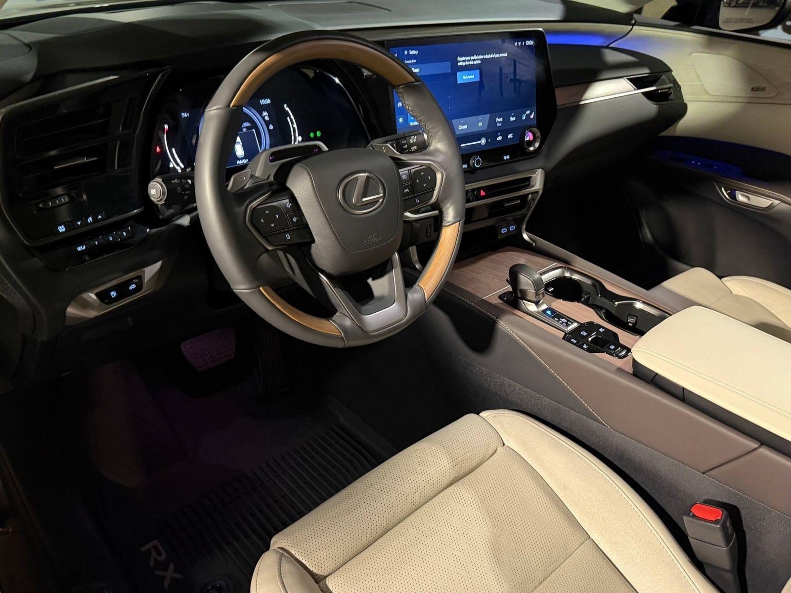 Used 2024 Lexus RX 350 w/ Convenience Package AWD/4WD image 4