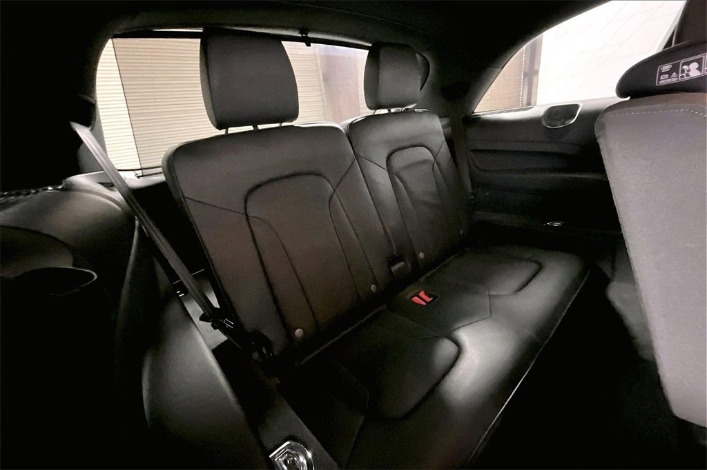 Used 2014 Audi Q7 3.0T S line Prestige w/ S Line Package image 23