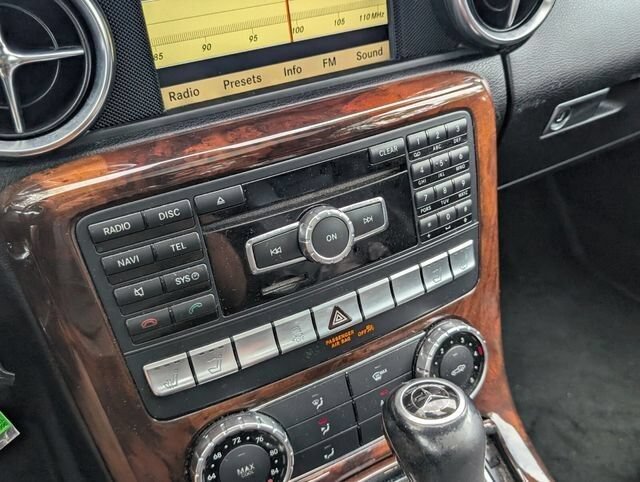 Used 2012 Mercedes-Benz SLK 350 image 28