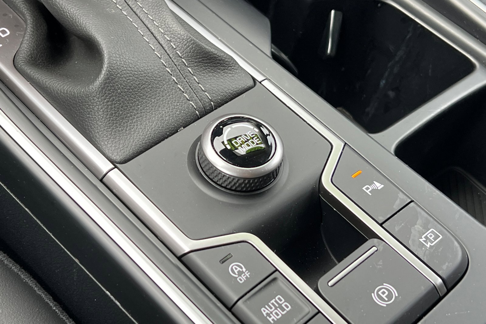 Certified 2025 Kia Sorento S image 33