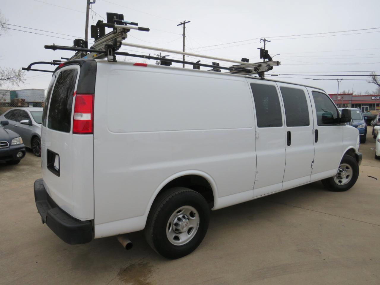 Used 2019 Chevrolet Express 2500 Extended w/ Driver Convenience Package RWD image 4