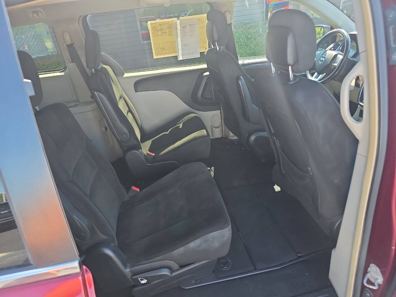 Used 2017 Dodge Grand Caravan Crew FWD image 13