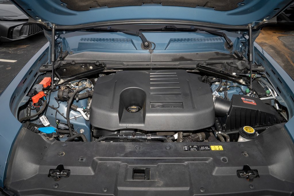 Used 2020 Land Rover Defender 110 SE image 16