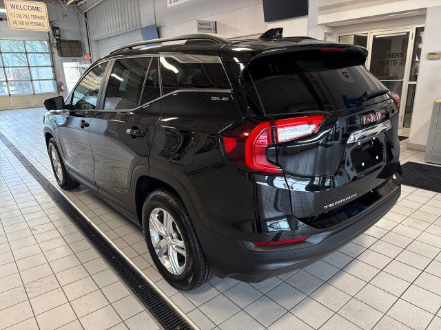 Certified 2024 GMC Terrain SLE w/ Driver Convenience Package image 5