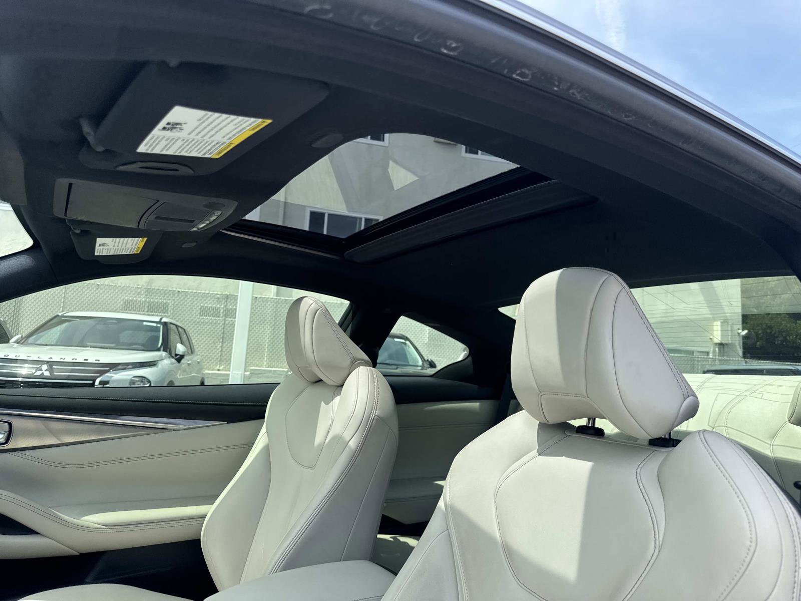 Used 2017 INFINITI Q60 3.0t image 11
