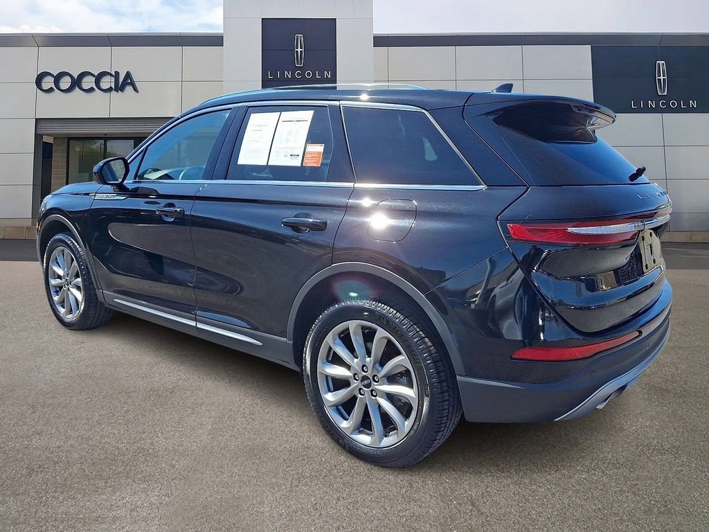 Used 2022 Lincoln Corsair AWD w/ Premium Package image 6