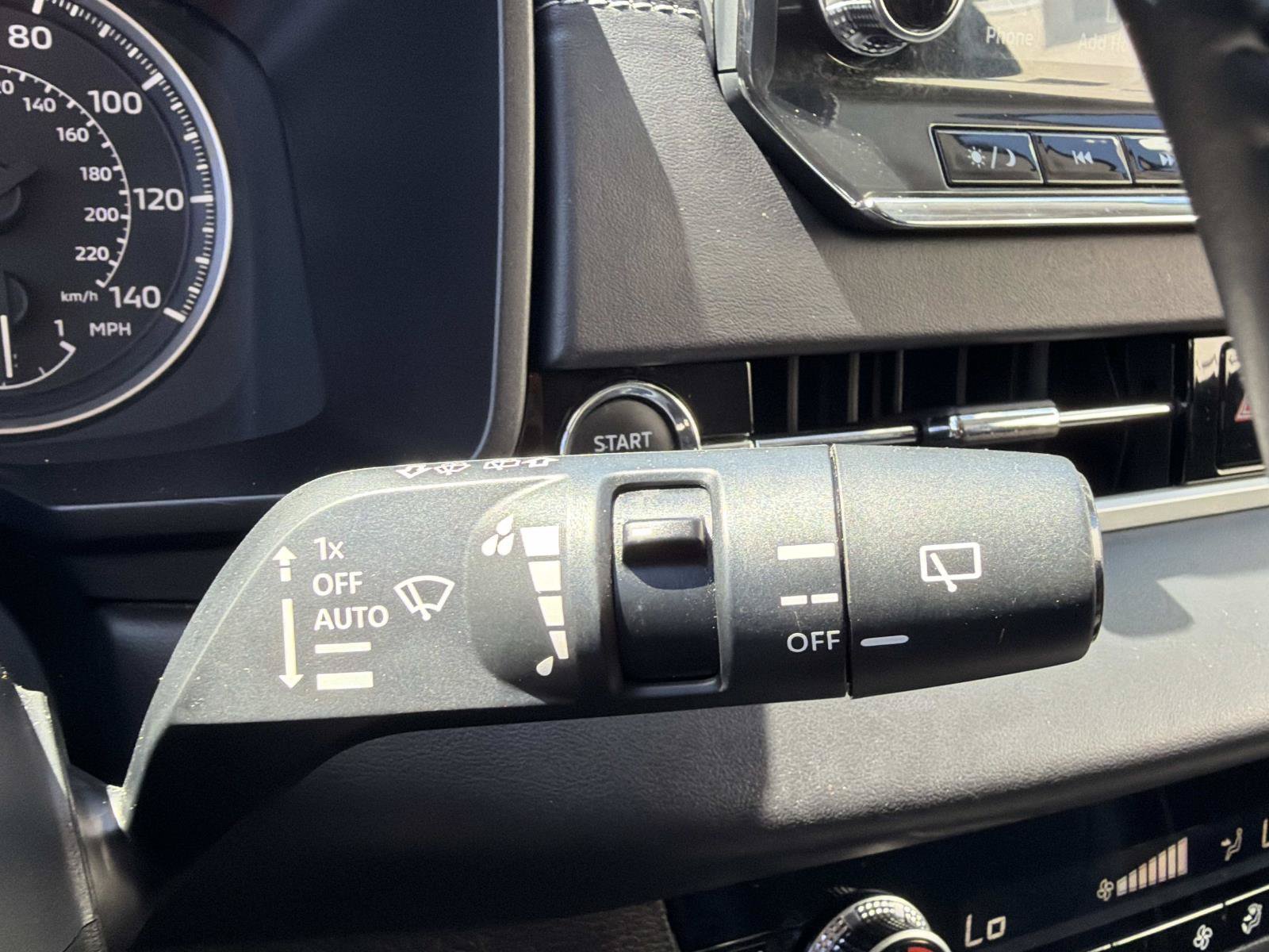 Used 2024 Mitsubishi Outlander FWD image 28