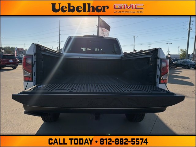 Used 2024 Nissan Titan PRO-4X image 10