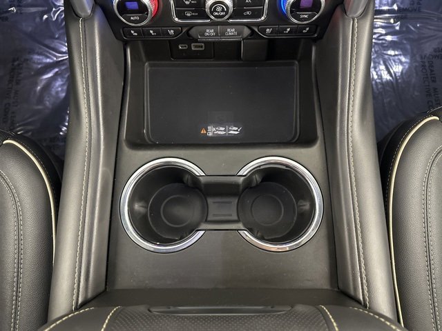 Used 2022 GMC Yukon SLT image 17