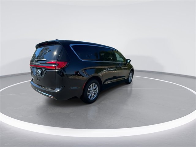 New 2026 Chrysler Pacifica Select image 8