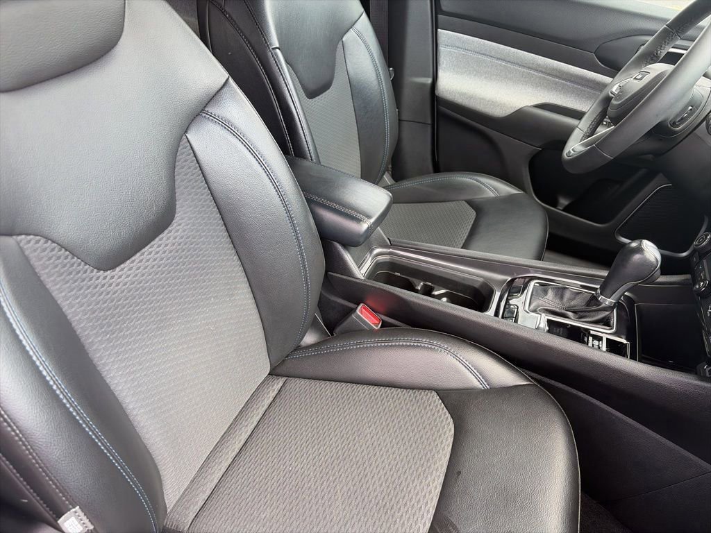 Used 2023 Jeep Compass Latitude w/ Convenience Group image 16