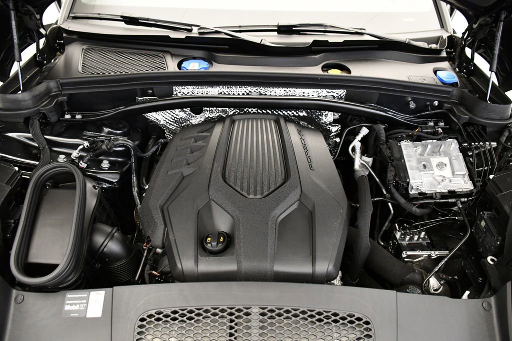 Certified 2025 Porsche Macan Turbo AWD/4WD image 12
