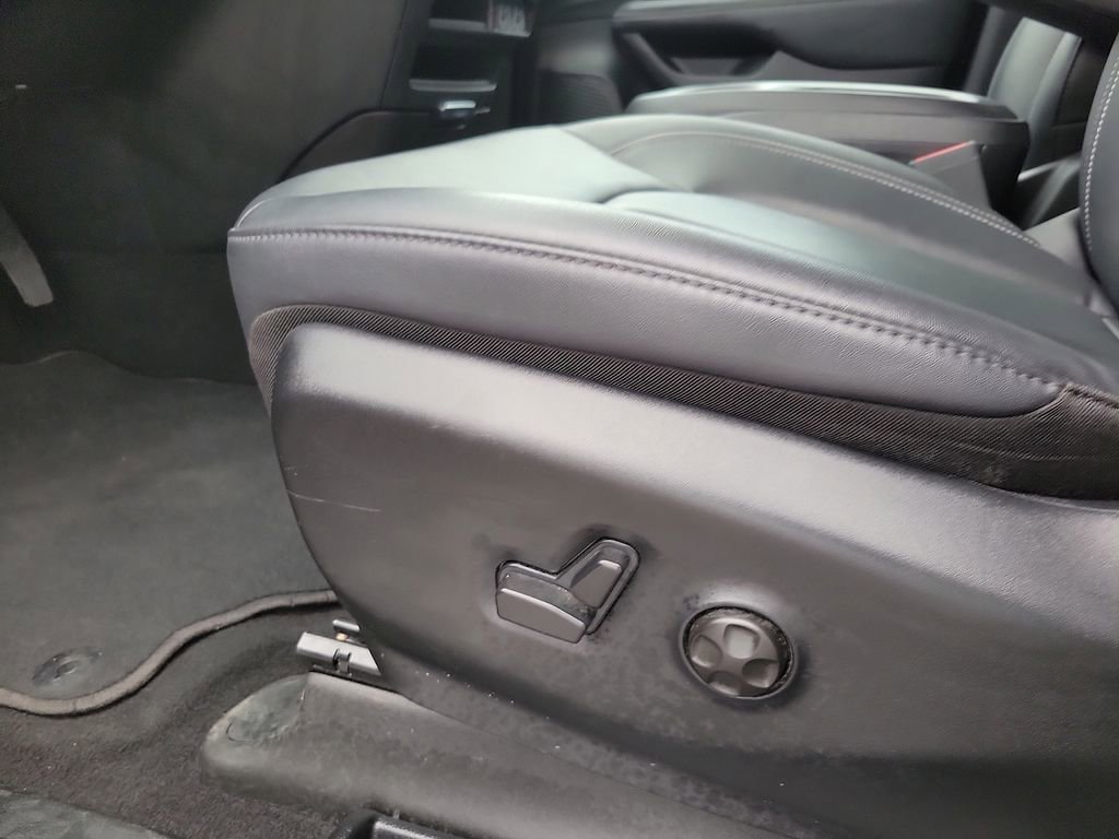 Used 2025 Chrysler Pacifica Select image 13
