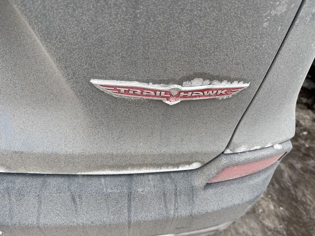 Used 2019 Jeep Cherokee Trailhawk w/ Cold Weather Group image 14