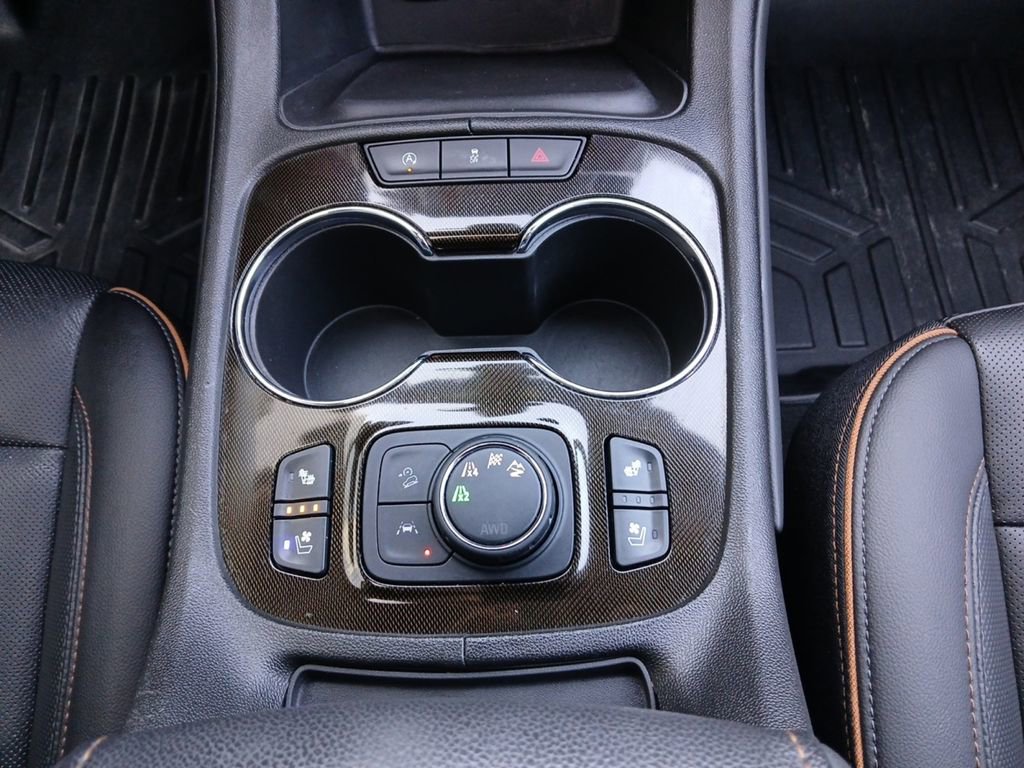 Used 2023 GMC Acadia AT4 w/ Technology Package AWD/4WD image 10