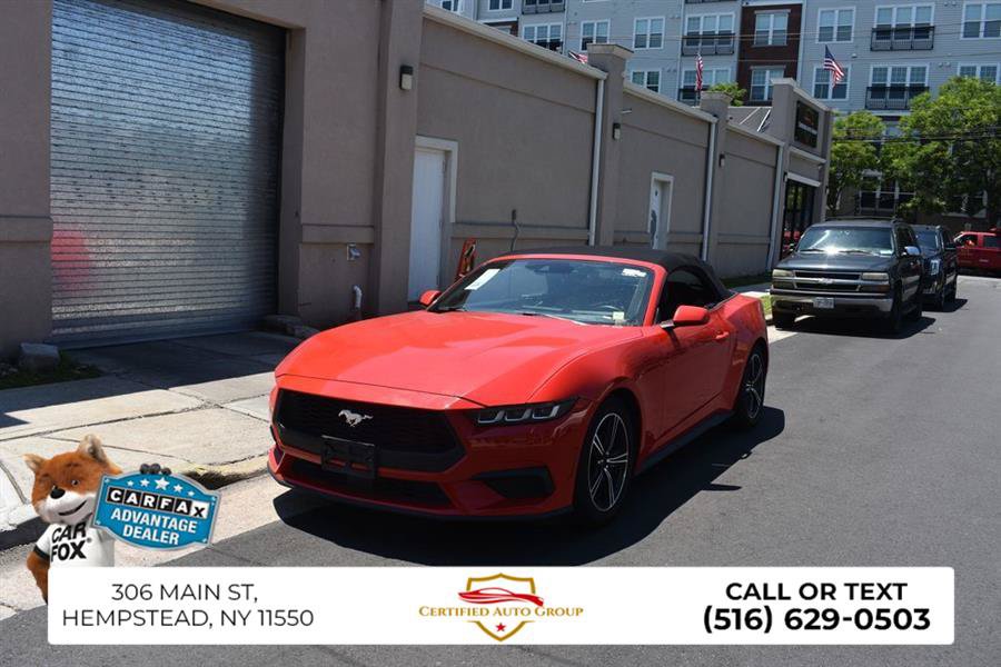 Used 2024 Ford Mustang Convertible RWD image 9