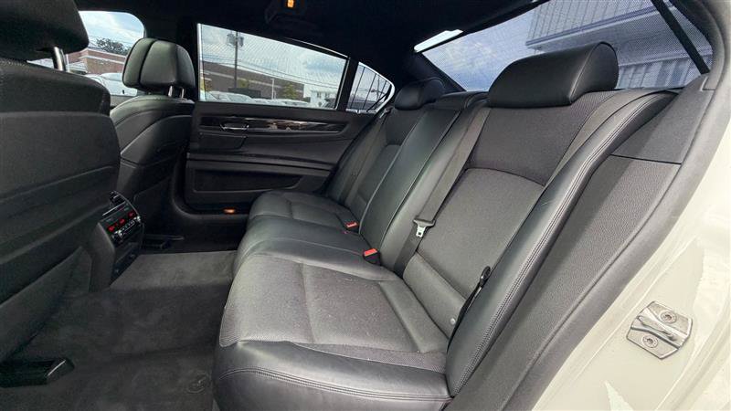 Used 2014 BMW 750Li RWD image 45