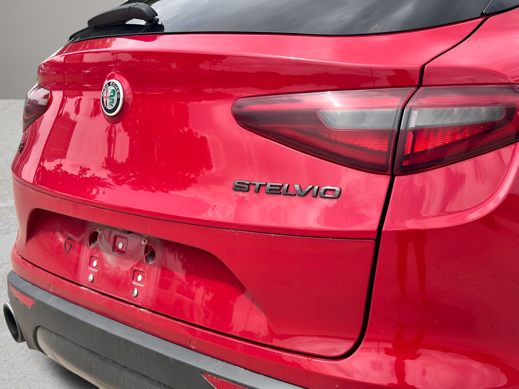 Used 2021 Alfa Romeo Stelvio Sprint w/ Nero Edizione AWD/4WD image 27