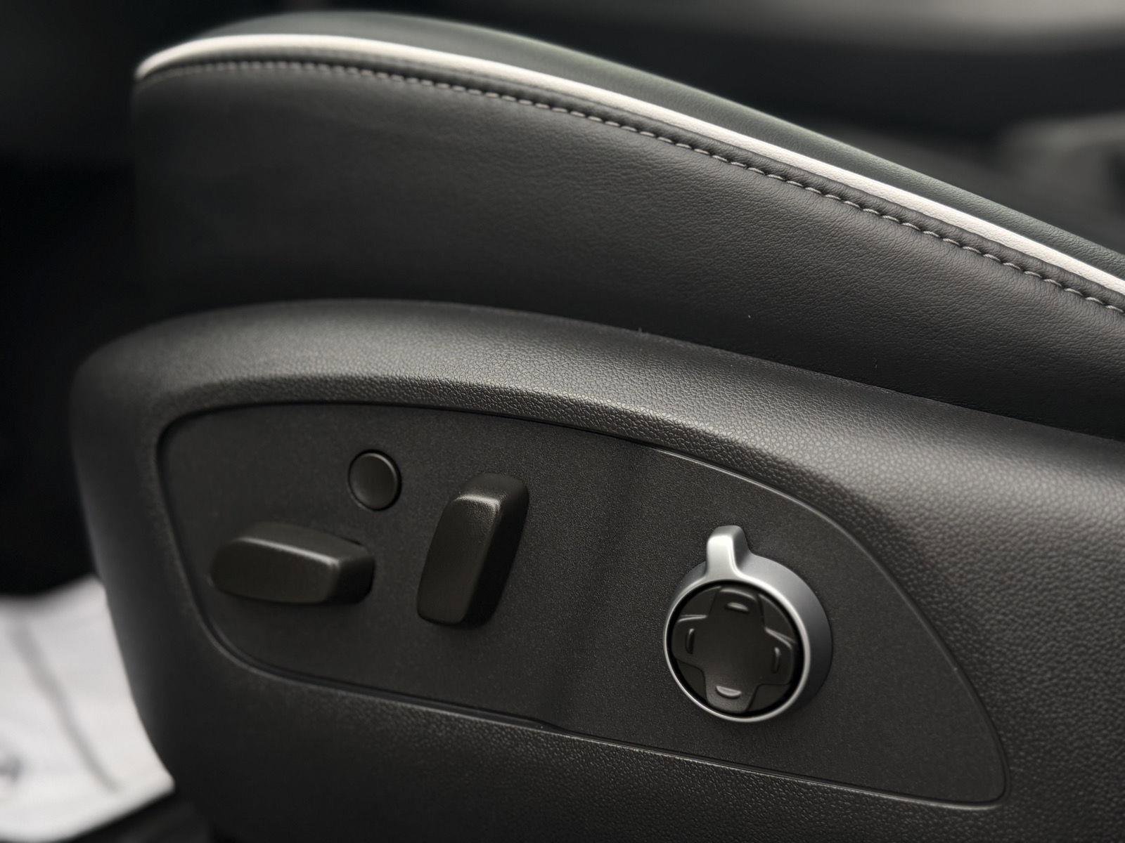 Certified 2025 Buick Enclave Avenir w/ LPO, All-Weather Package image 17