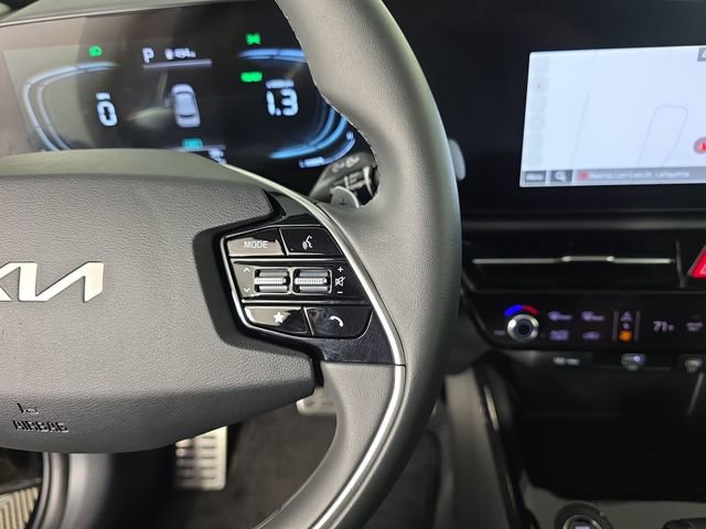 Certified 2025 Kia Niro EX Touring FWD image 30