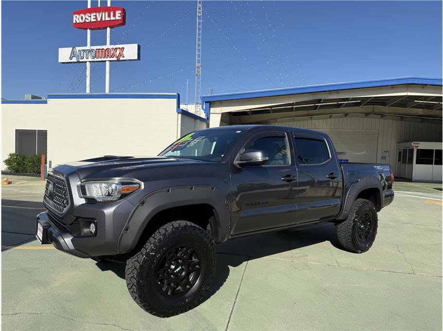 Used 2018 Toyota Tacoma TRD Sport w/ Exterior Package AWD/4WD image 1