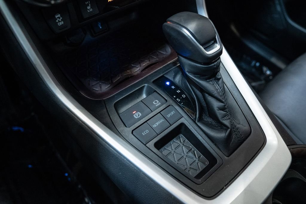 Certified 2021 Toyota RAV4 Limited FWD image 31