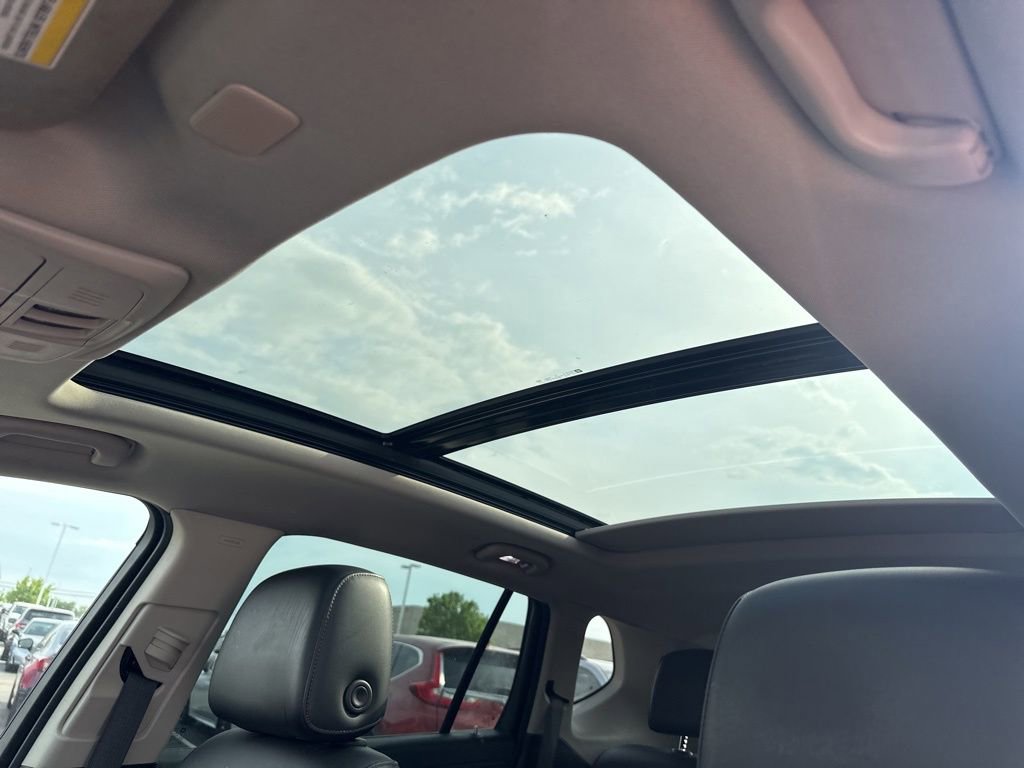 Used 2019 Buick Envision Essence AWD/4WD image 12