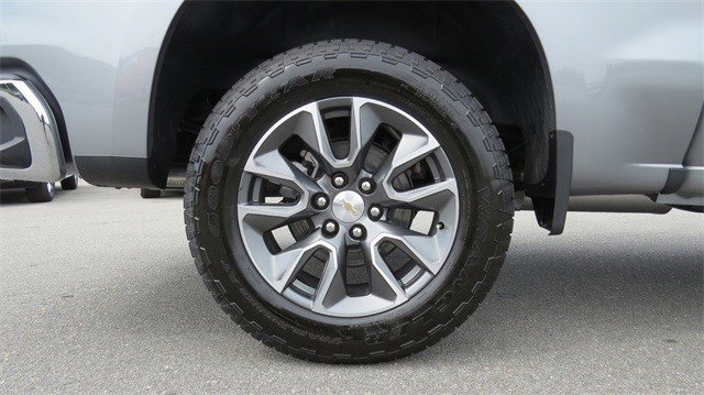 New 2024 Chevrolet Silverado 1500 Custom Trail Boss w/ LPO, Dark Essentials Package image 12