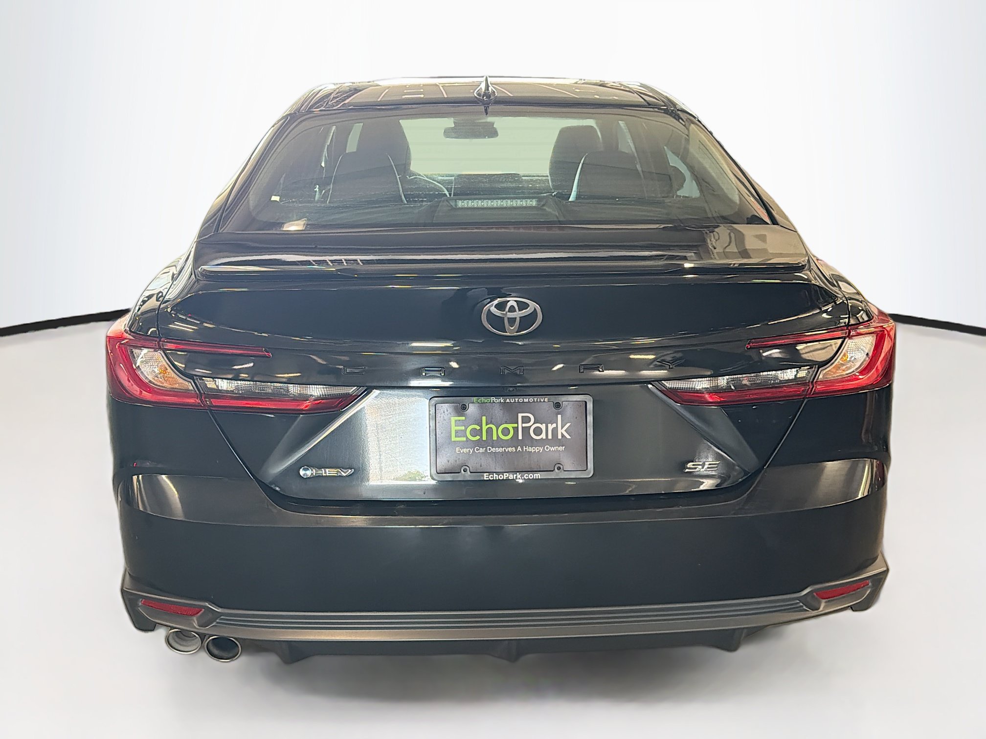 Used 2025 Toyota Camry SE FWD image 7