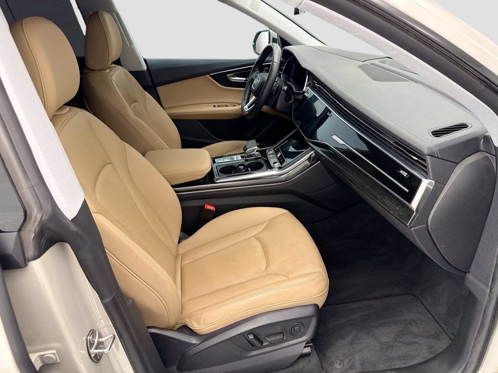 Used 2023 Audi Q8 Prestige w/ Prestige Package AWD/4WD image 18