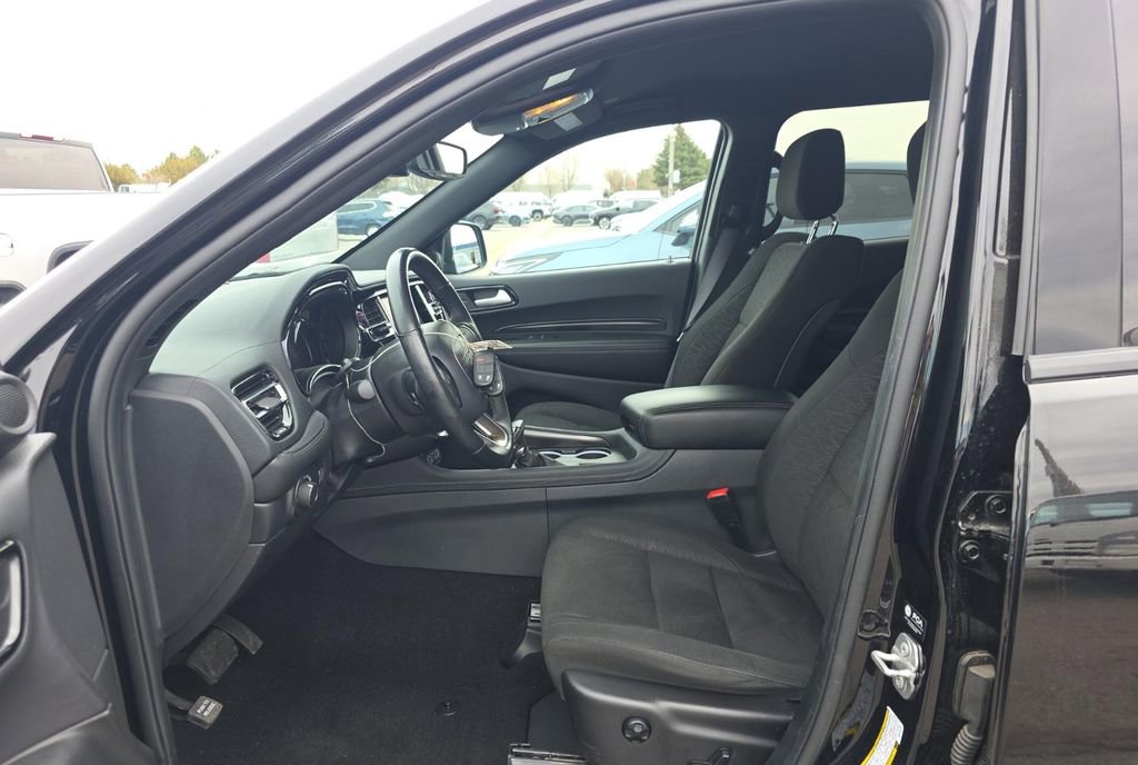Used 2024 Dodge Durango SXT image 2