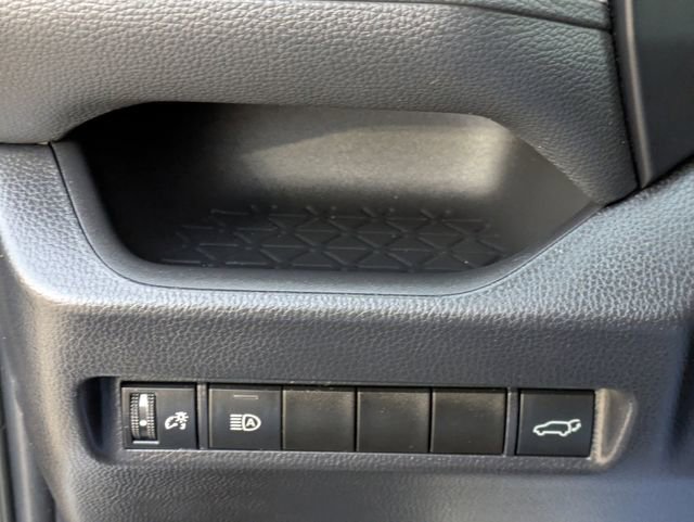 Used 2022 Toyota RAV4 XLE w/ Convenience Package image 22