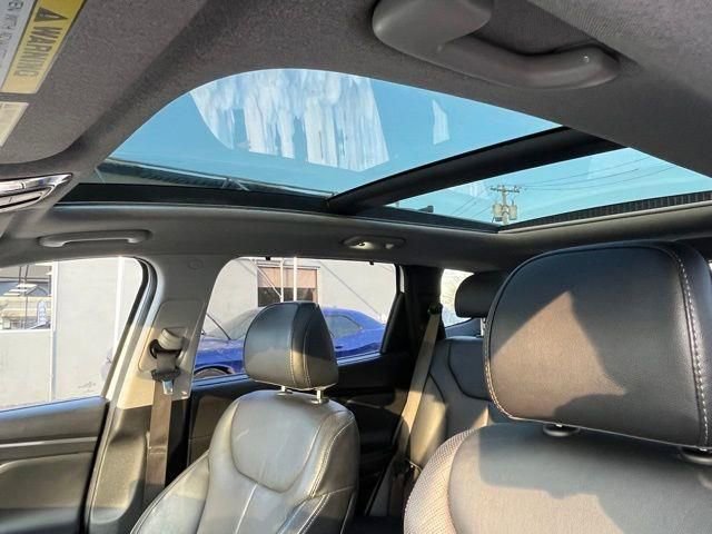 Used 2023 Hyundai Santa Fe Limited image 27