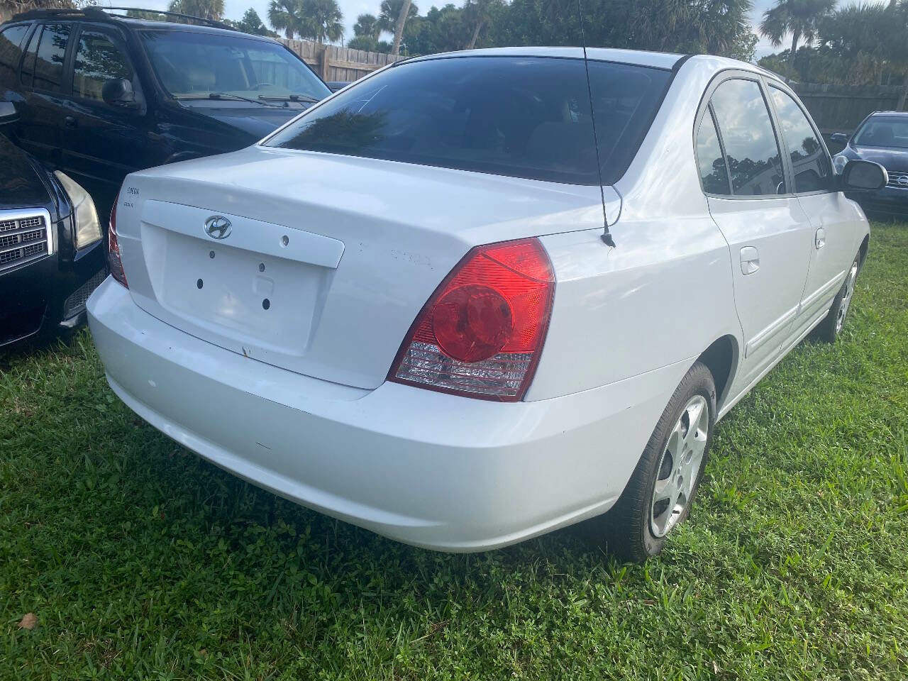 Used 2005 Hyundai Elantra GT FWD image 3