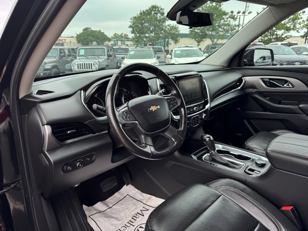 Used 2019 Chevrolet Traverse LT w/ LT Premium Package AWD/4WD image 27
