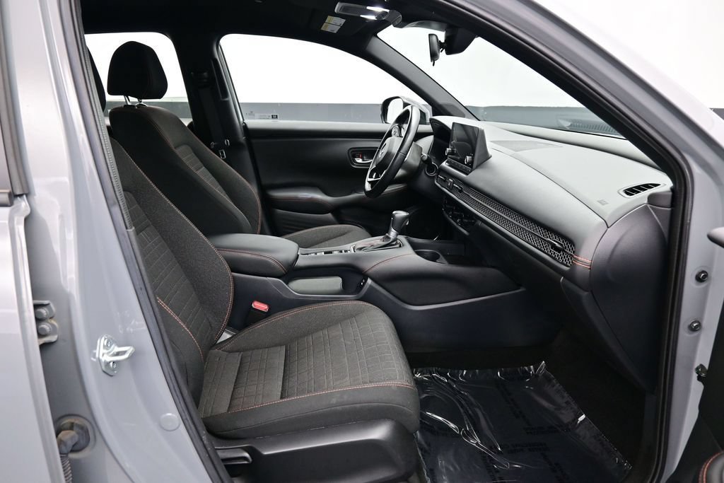 Used 2025 Honda HR-V Sport image 33