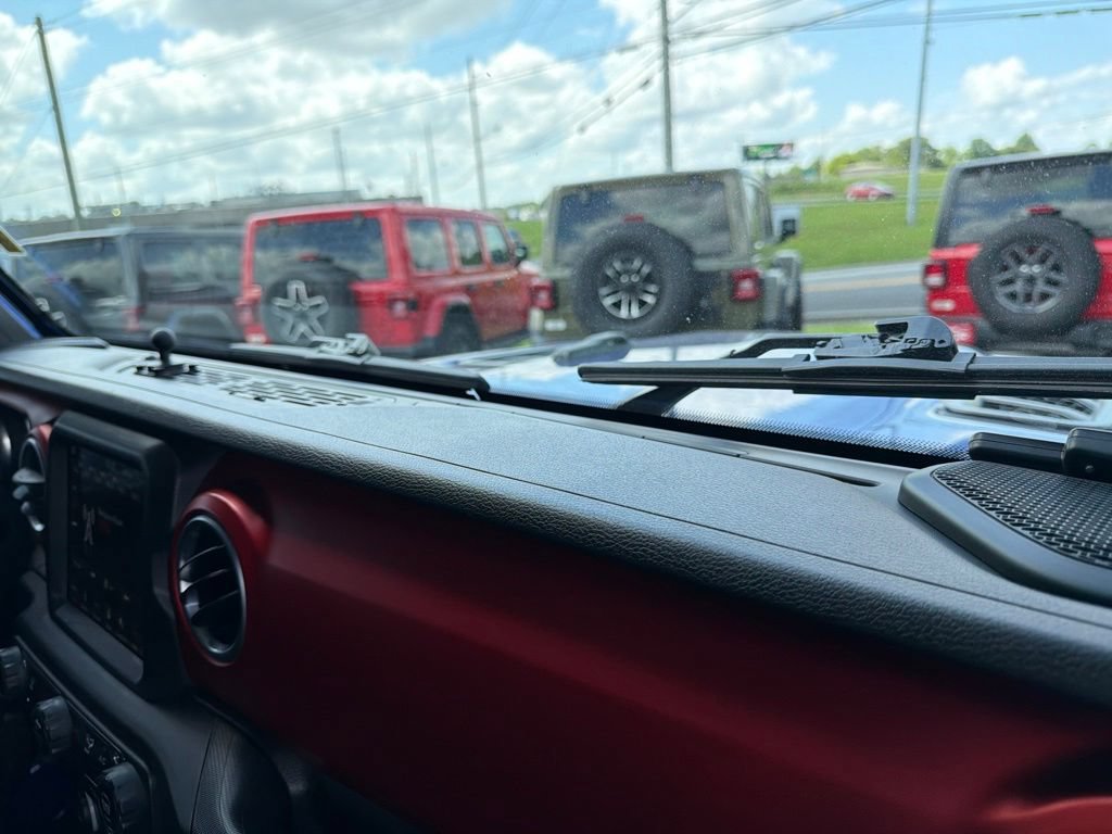 Used 2018 Jeep Wrangler Unlimited Rubicon AWD/4WD image 25