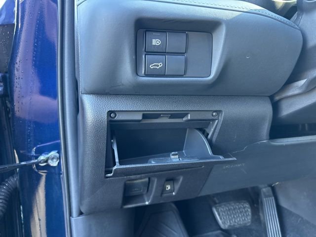 Used 2021 Toyota Highlander XLE AWD/4WD image 25